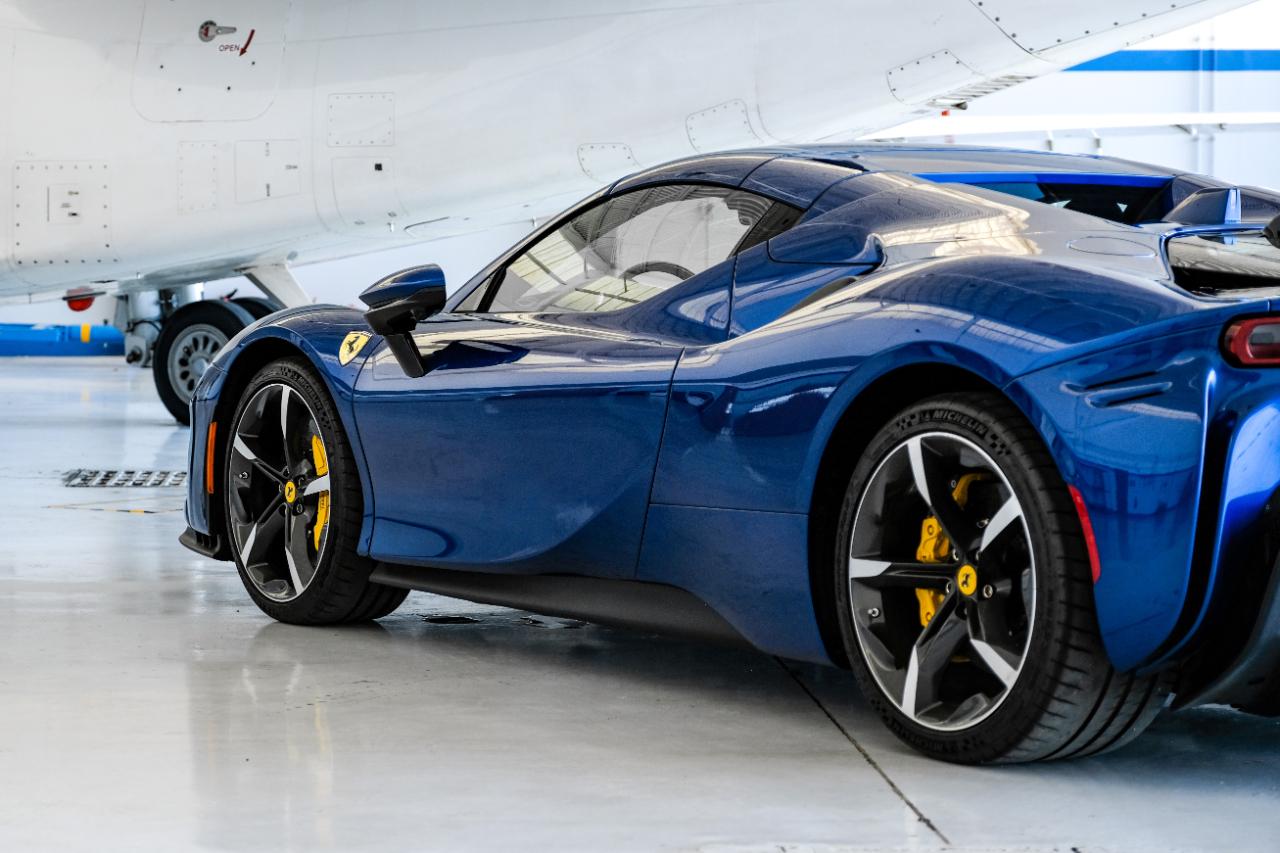 Ferrari SF90 photo 13