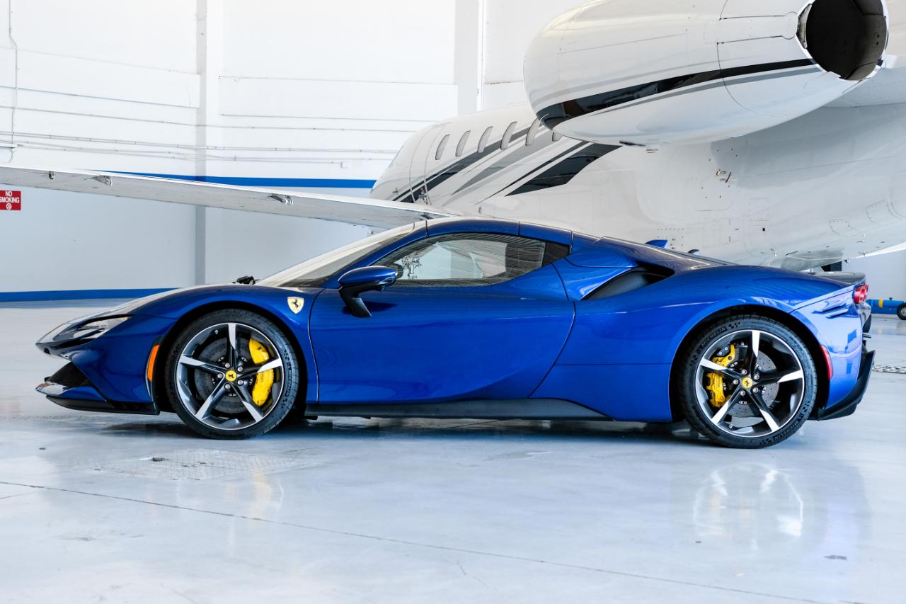 Ferrari SF90 photo 15