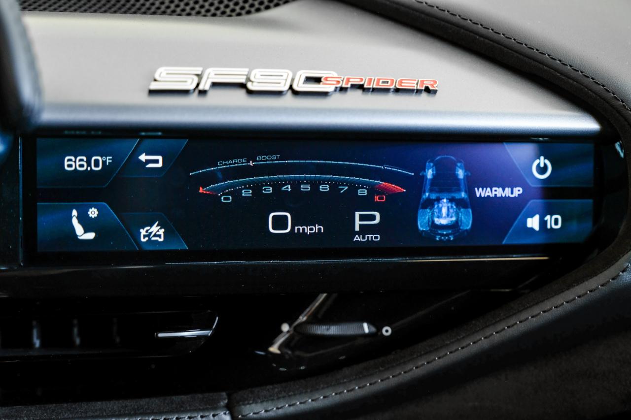 Ferrari SF90 photo 33