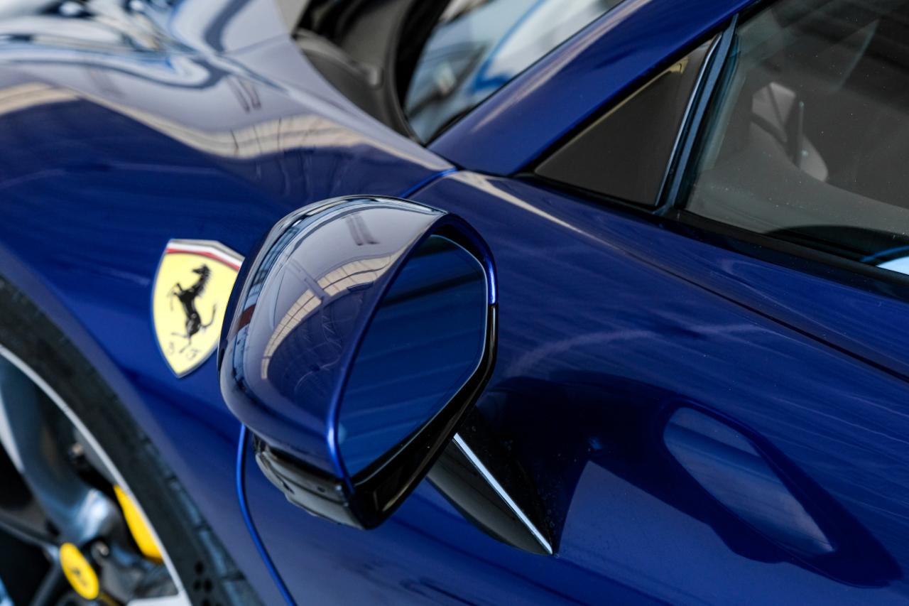 Ferrari SF90 photo 40