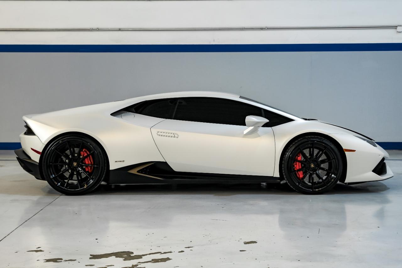Lamborghini Huracan photo 9