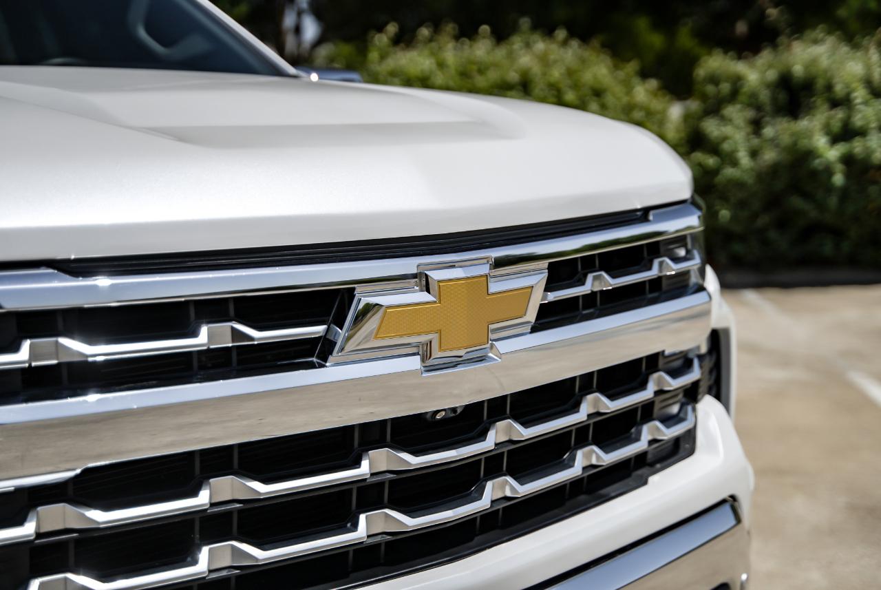 Chevrolet Silverado photo 48