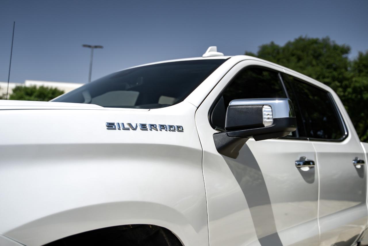 Chevrolet Silverado photo 49