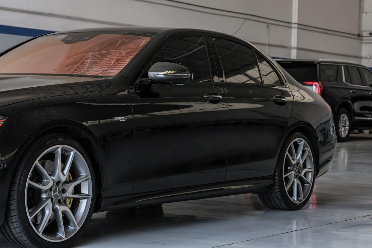 Mercedes-Benz E-Class photo 8