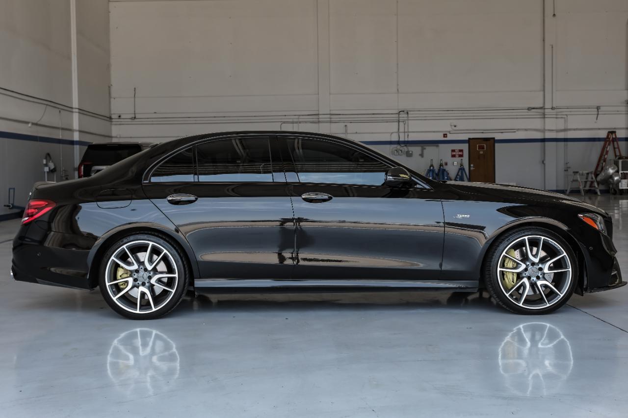 Mercedes-Benz E-Class photo 9