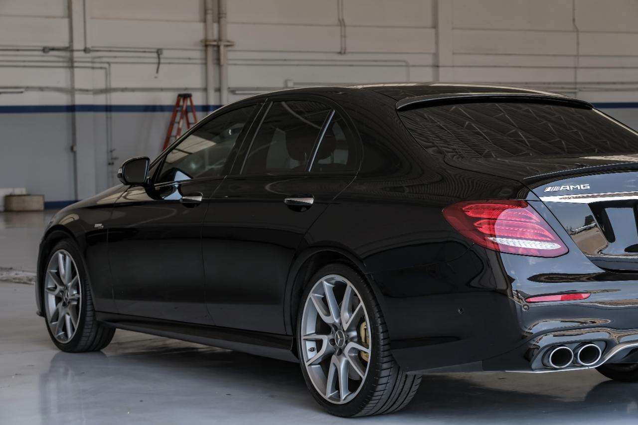 Mercedes-Benz E-Class photo 13