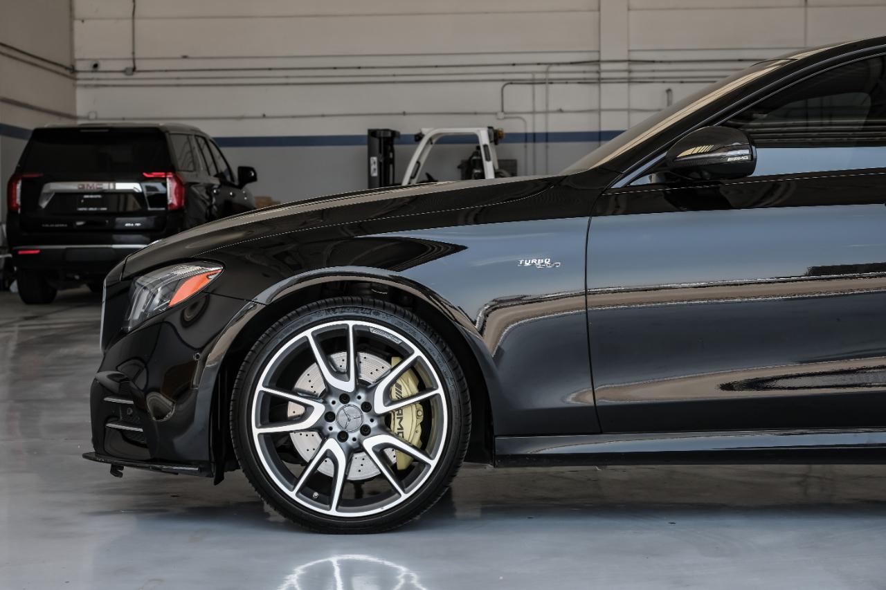 Mercedes-Benz E-Class photo 16
