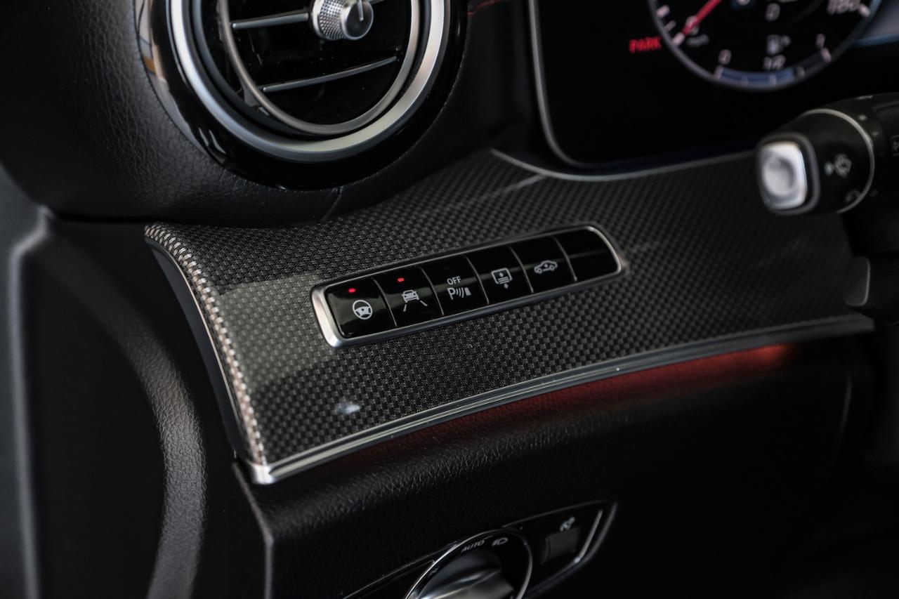 Mercedes-Benz E-Class photo 33