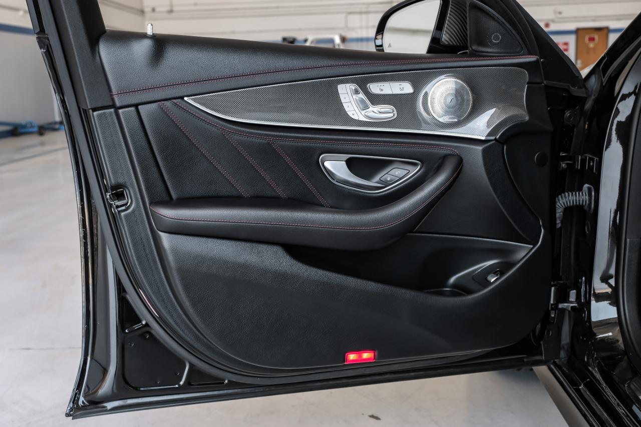 Mercedes-Benz E-Class photo 47
