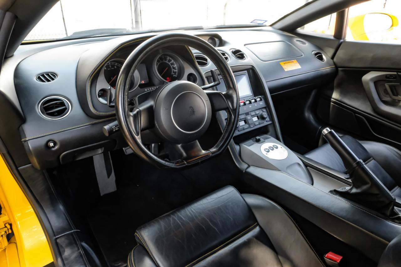 Lamborghini Gallardo photo 2