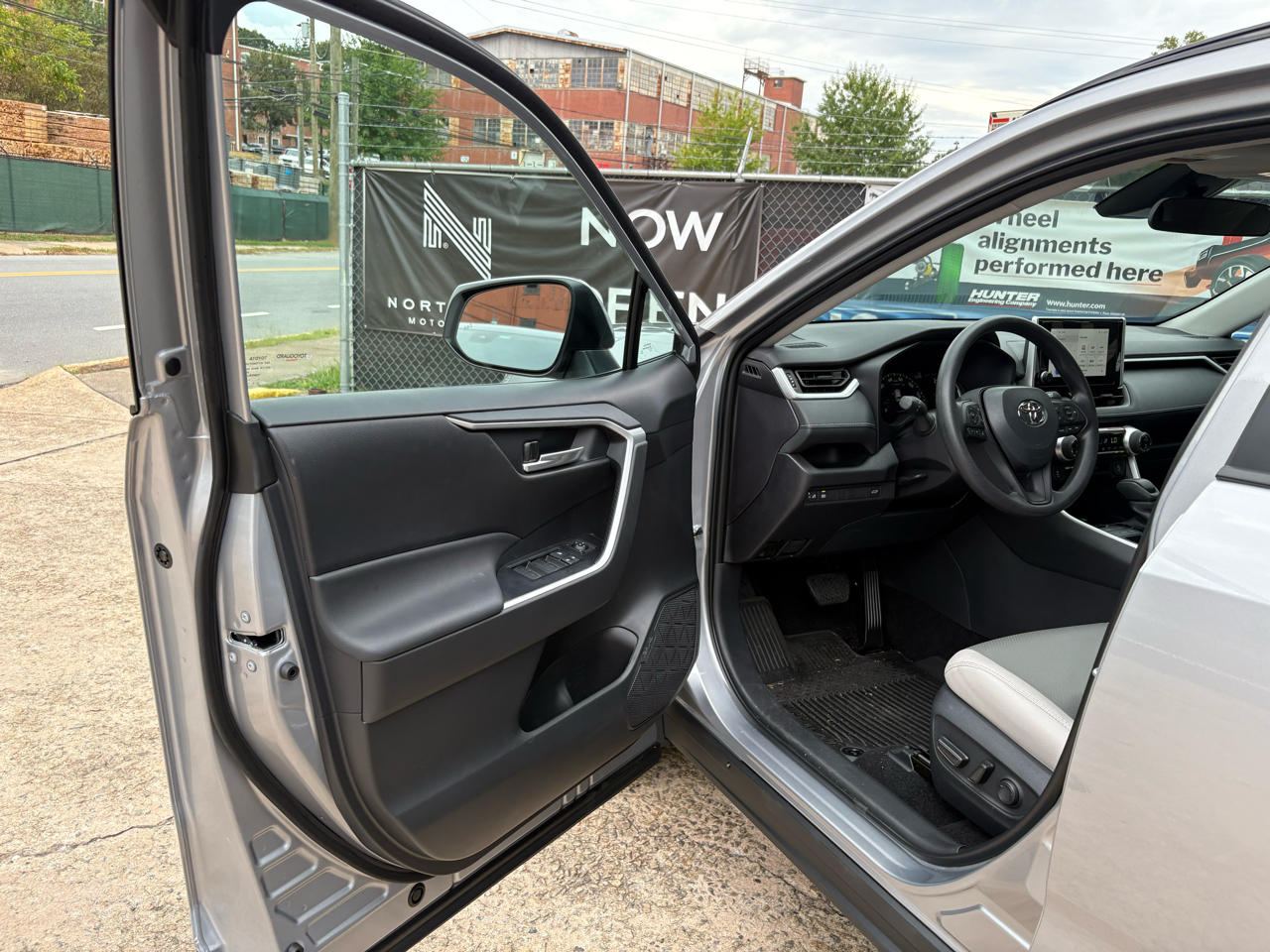 Toyota RAV4 XLE 2025 Toyota RAV4 XLE 2025