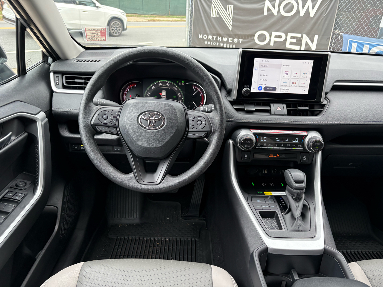 Toyota RAV4 XLE 2025 Toyota RAV4 XLE 2025