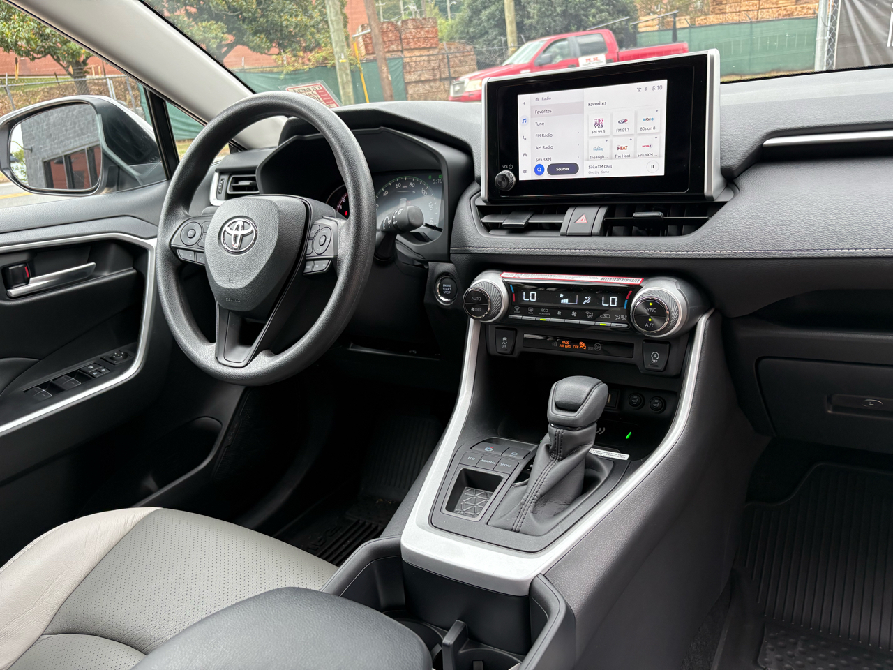 Toyota RAV4 XLE 2025 Toyota RAV4 XLE 2025