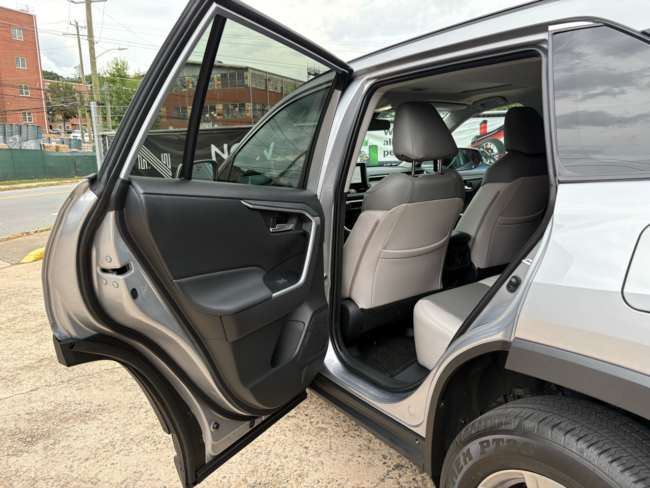 Toyota RAV4 XLE 2025 Toyota RAV4 XLE 2025