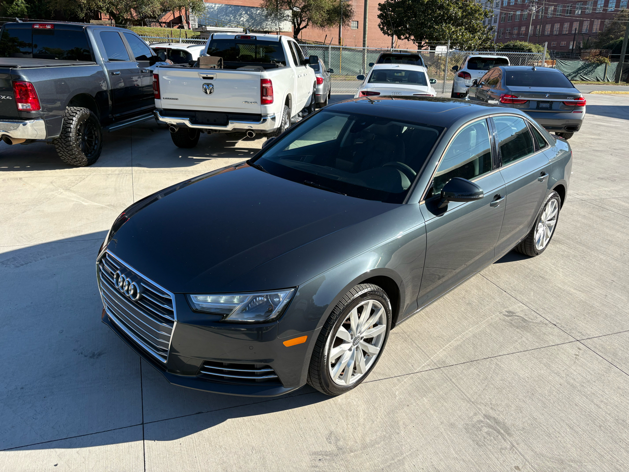 Audi A4 2.0T Premium quattro Sedan 2017 Audi A4 2.0T Premium quattro Sedan 2017