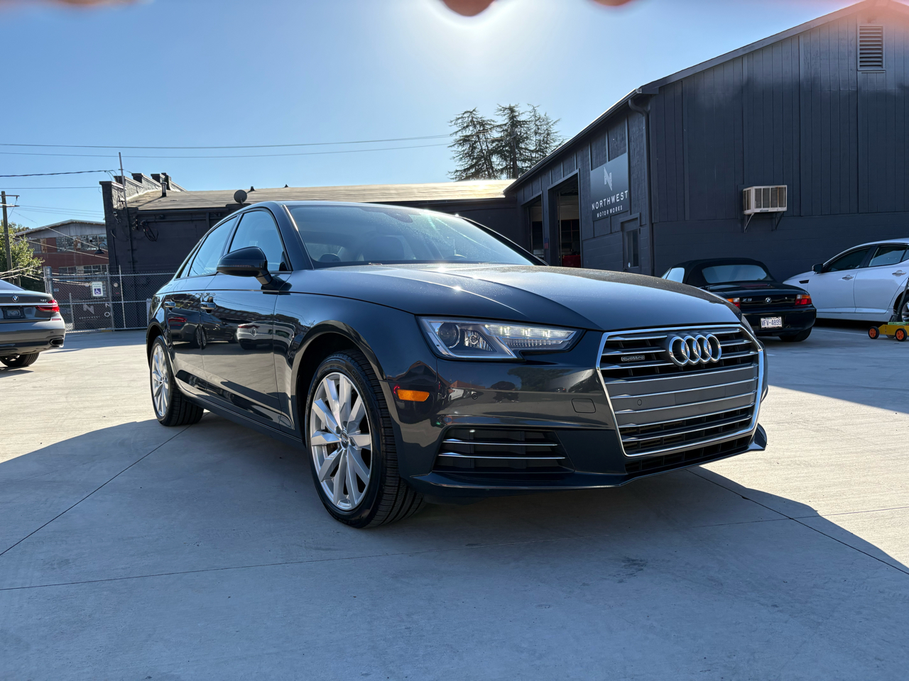 Audi A4 2.0T Premium quattro Sedan 2017 Audi A4 2.0T Premium quattro Sedan 2017