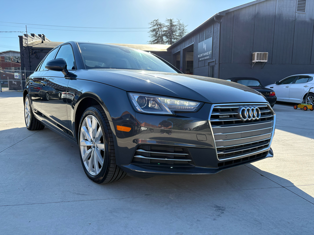 Audi A4 2.0T Premium quattro Sedan 2017 Audi A4 2.0T Premium quattro Sedan 2017