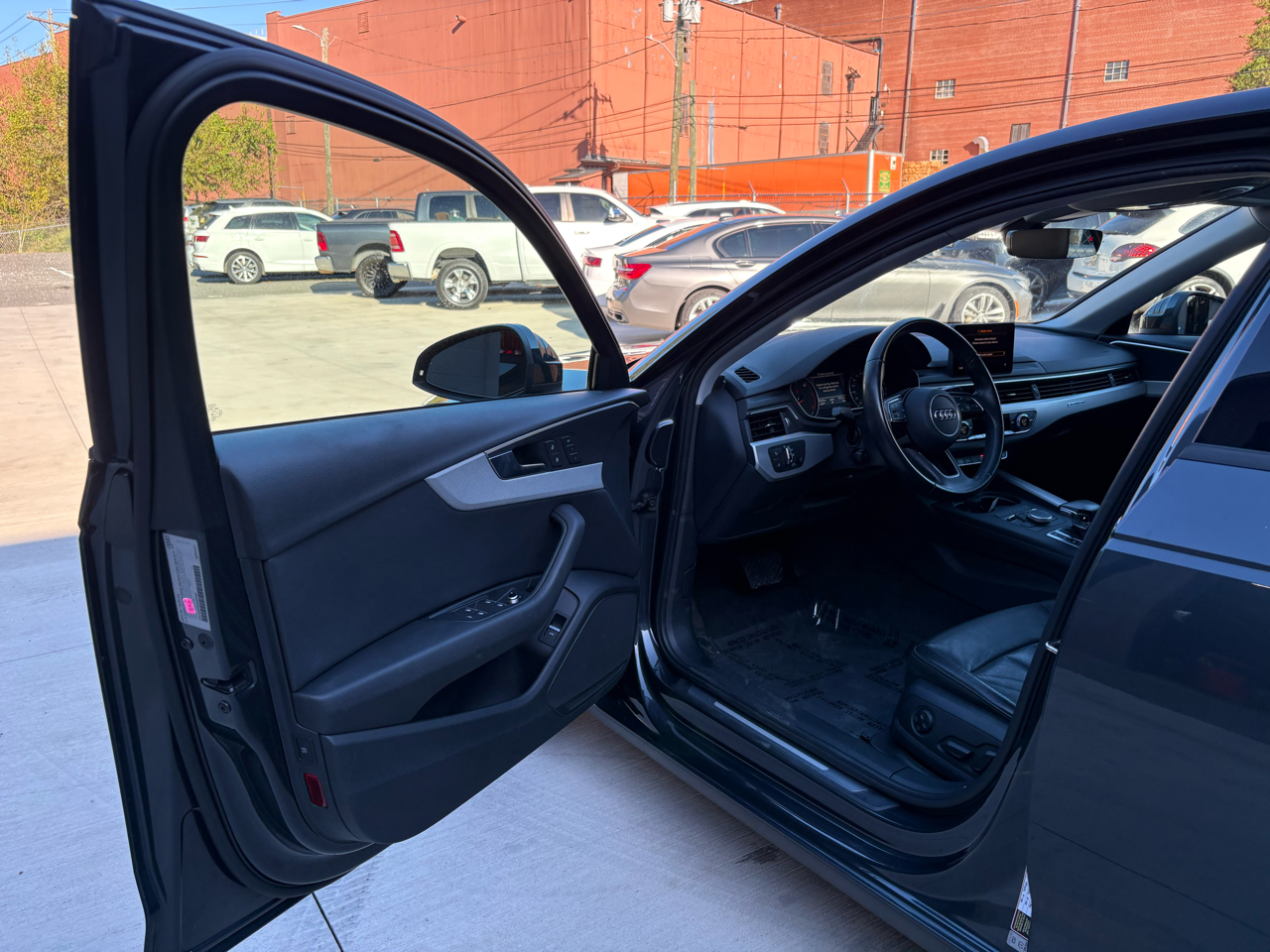 Audi A4 2.0T Premium quattro Sedan 2017 Audi A4 2.0T Premium quattro Sedan 2017