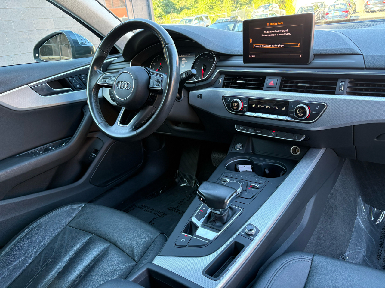 Audi A4 2.0T Premium quattro Sedan 2017 Audi A4 2.0T Premium quattro Sedan 2017
