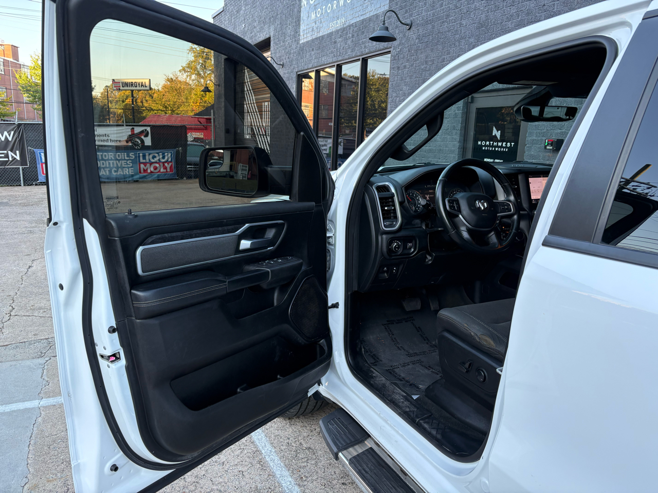 RAM 1500 Big Horn Quad Cab 4WD 2022 RAM 1500 Big Horn Quad Cab 4WD 2022