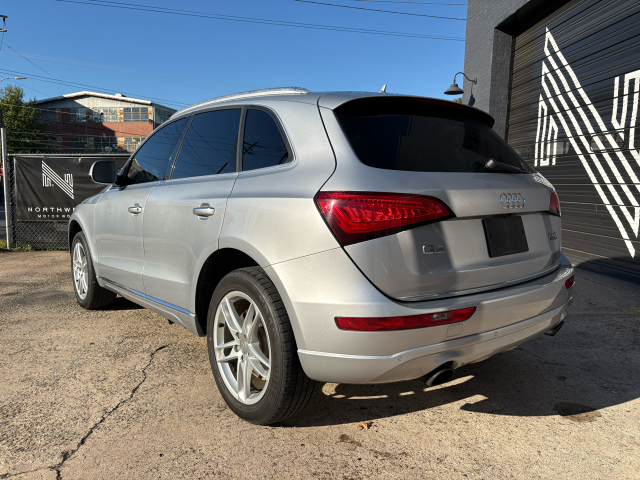 Audi Q5 2.0T Premium Plus quattro 2016 Audi Q5 2.0T Premium Plus quattro 2016