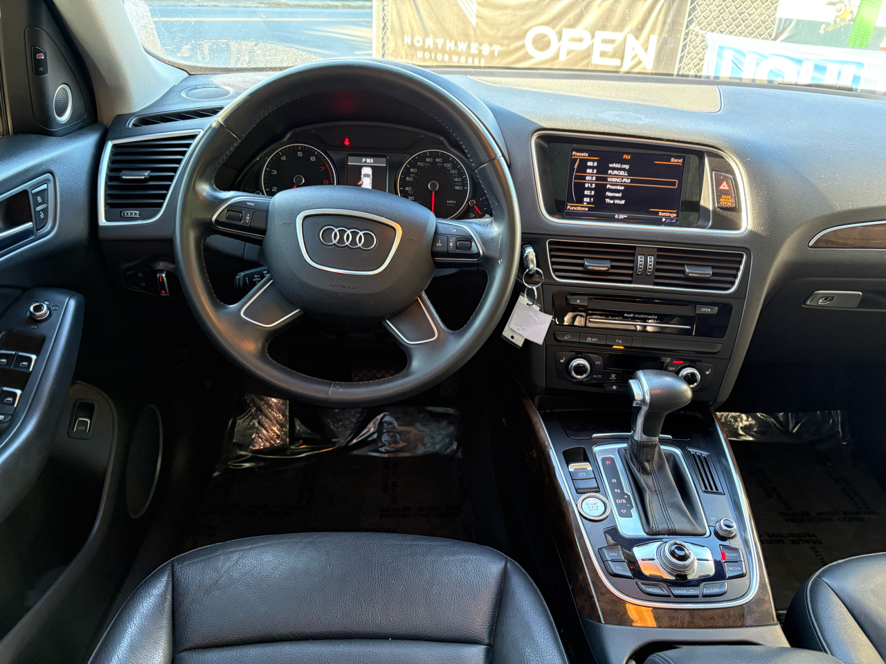 Audi Q5 2.0T Premium Plus quattro 2016 Audi Q5 2.0T Premium Plus quattro 2016