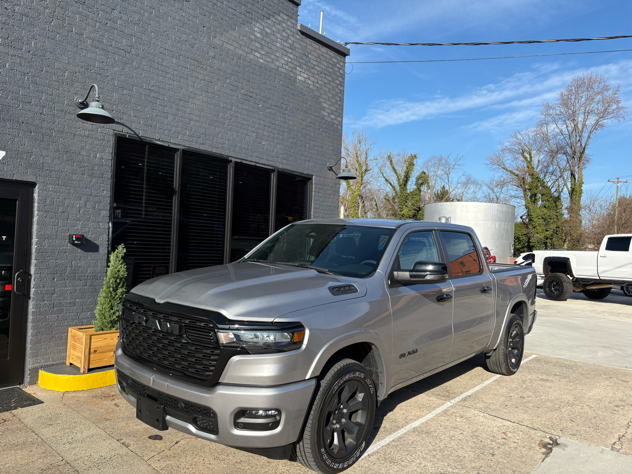 RAM 1500 Big Horn Crew Cab SWB 4WD 2025