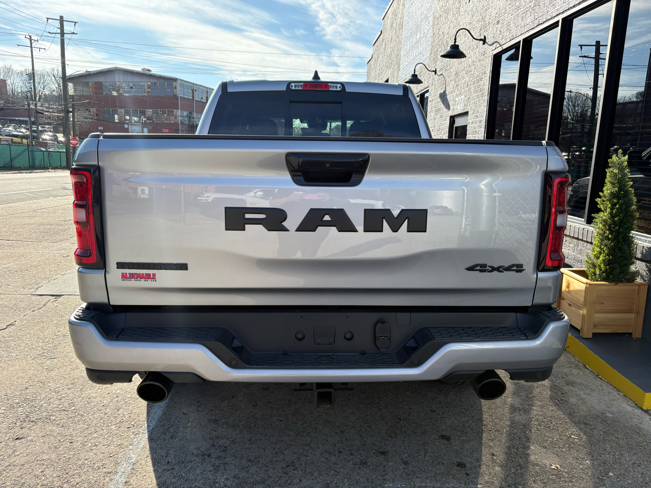 RAM 1500 Big Horn Crew Cab SWB 4WD 2025