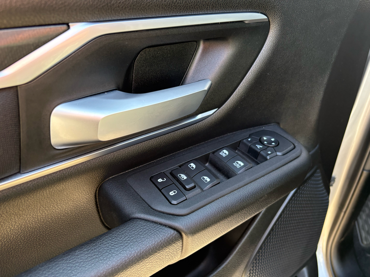 RAM 1500 Big Horn Crew Cab SWB 4WD 2025