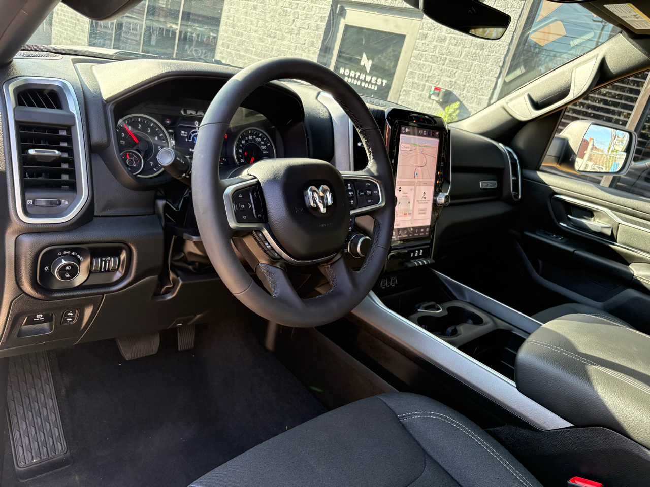 RAM 1500 Big Horn Crew Cab SWB 4WD 2025