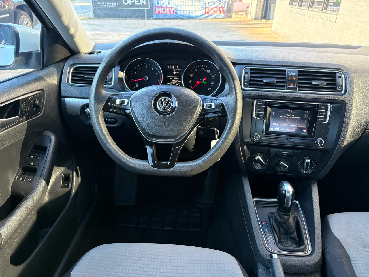 Volkswagen Jetta 1.4T S 6A 2017