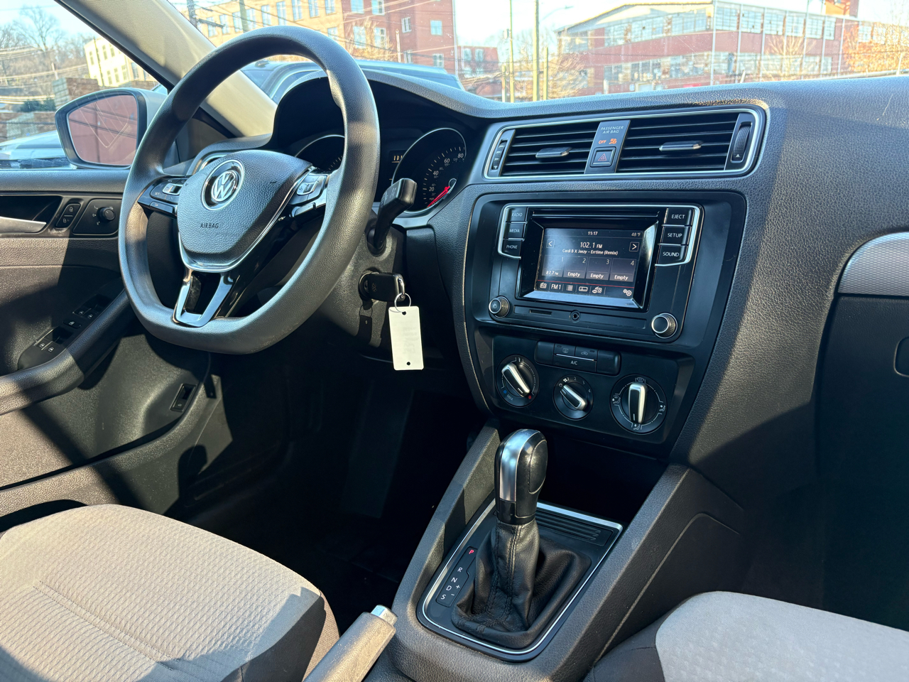 Volkswagen Jetta 1.4T S 6A 2017