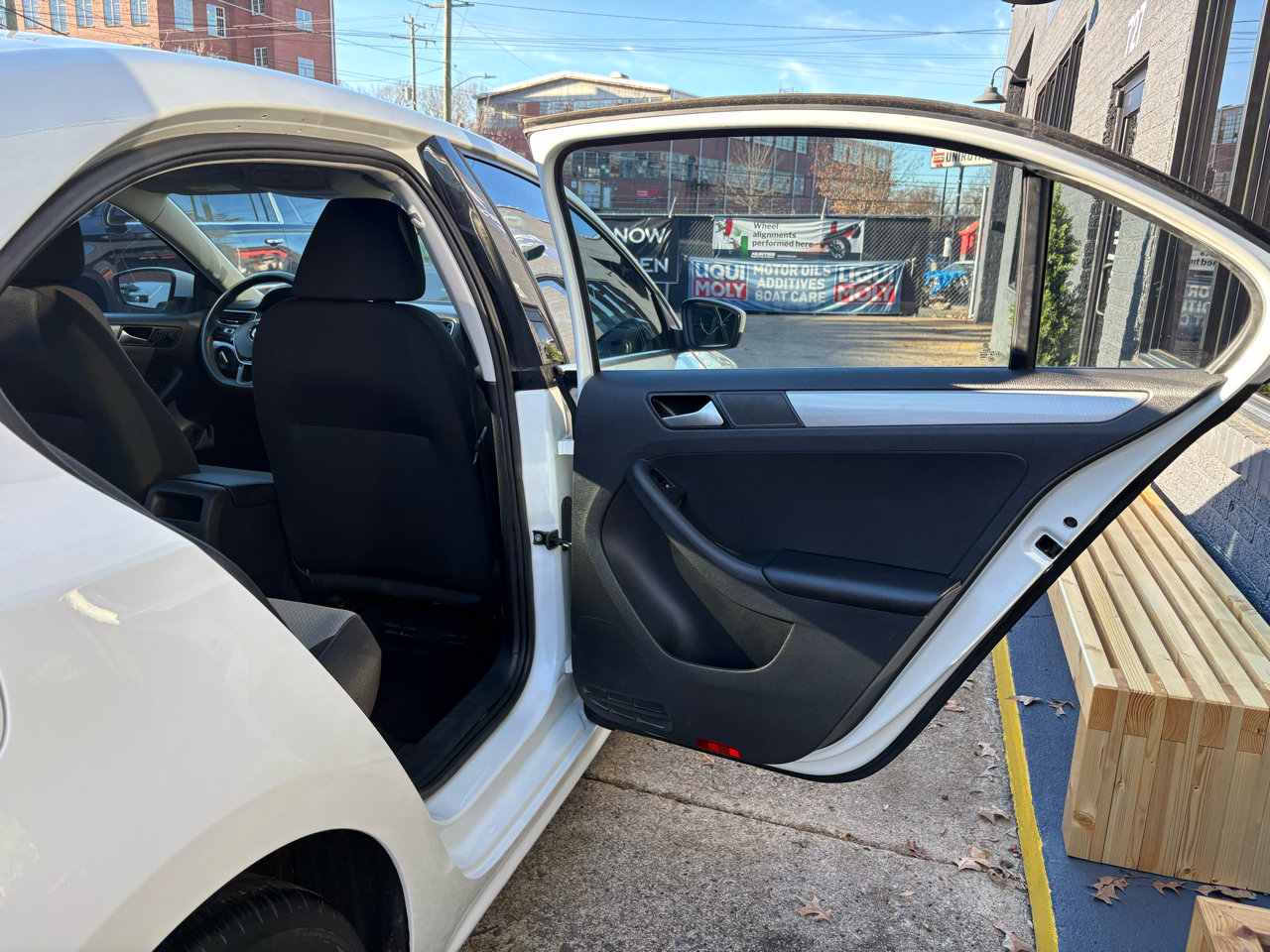 Volkswagen Jetta 1.4T S 6A 2017