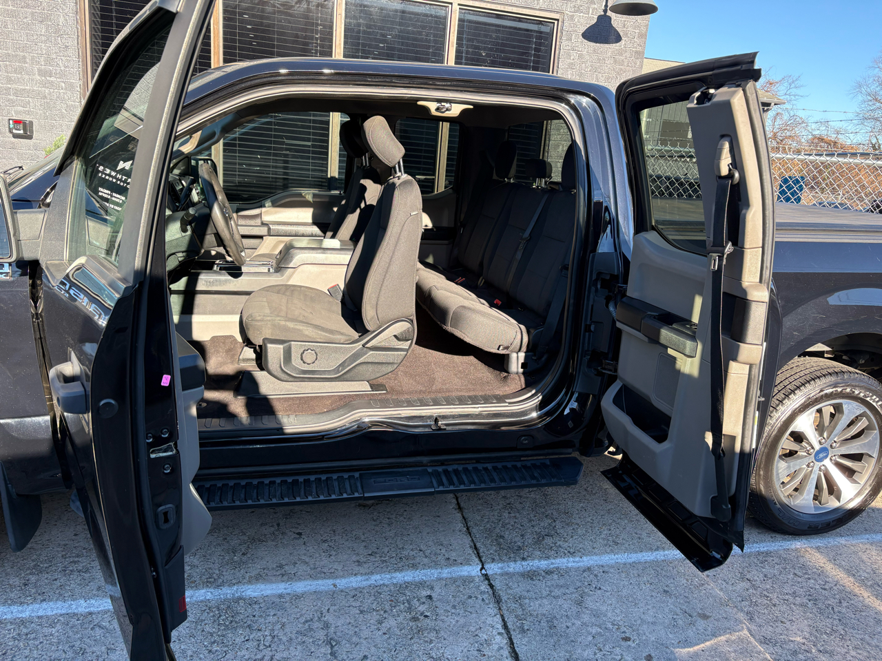 Ford F-150 2WD SuperCrew 150" XLT 2020