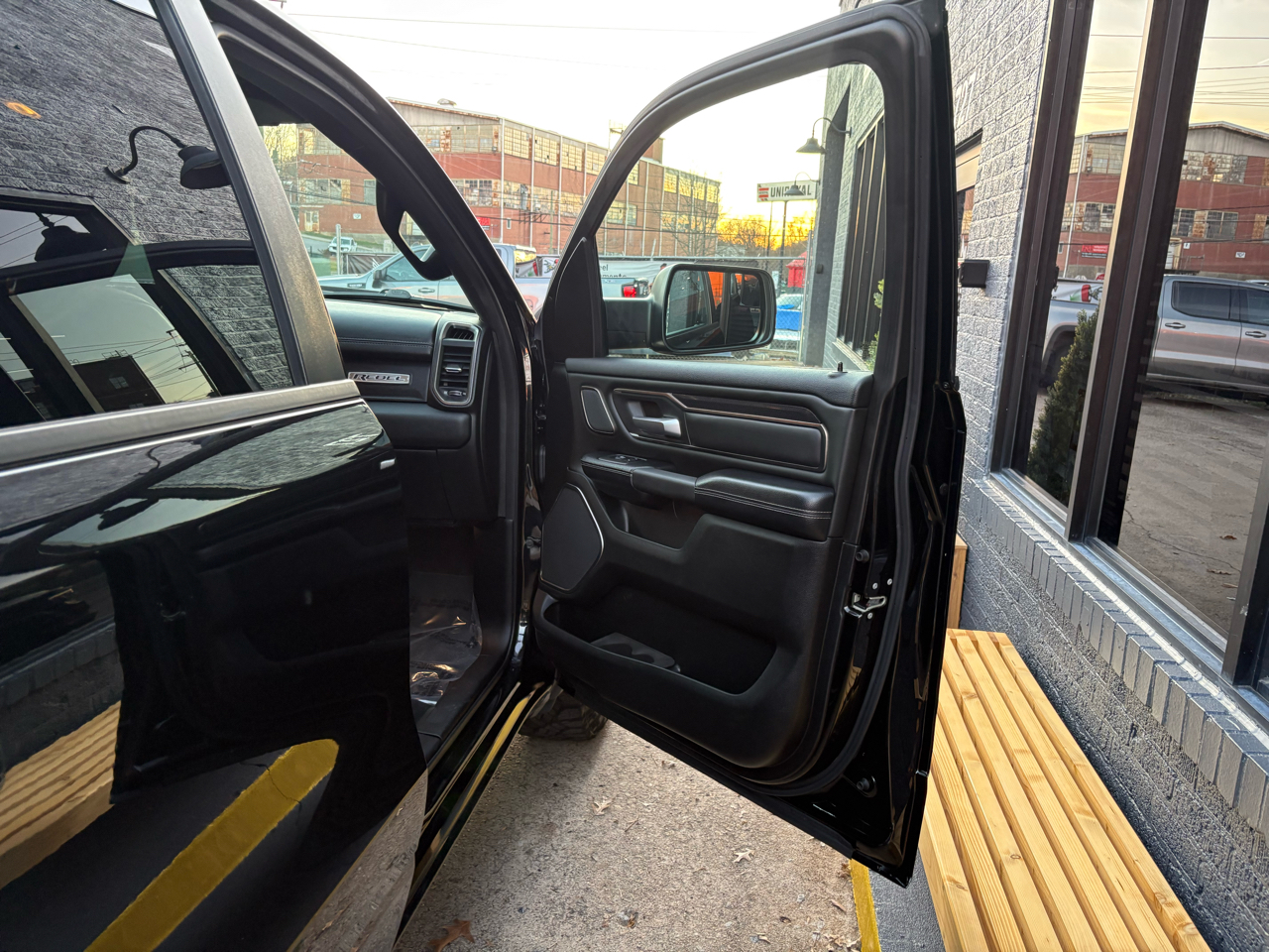 RAM 1500 4WD Crew Cab 140.5" Rebel 2020