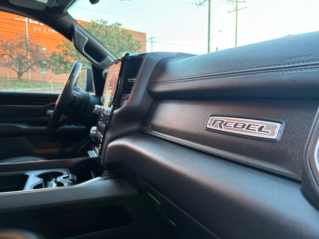 RAM 1500 4WD Crew Cab 140.5" Rebel 2020