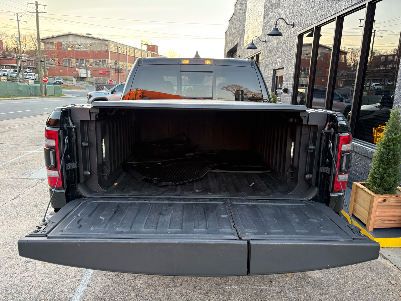 RAM 1500 4WD Crew Cab 140.5" Rebel 2020