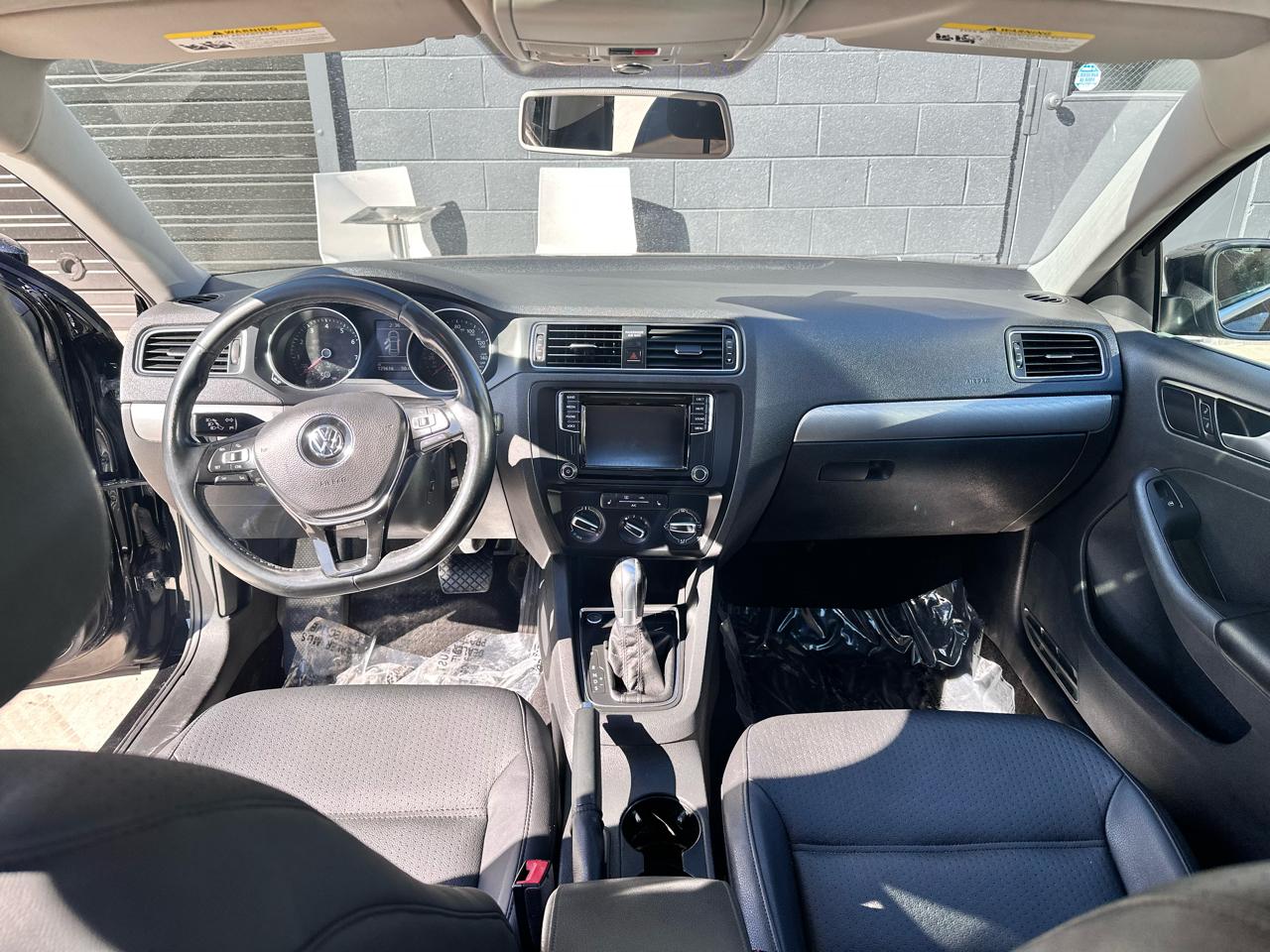 Volkswagen Jetta 1.4T SE 6A 2017