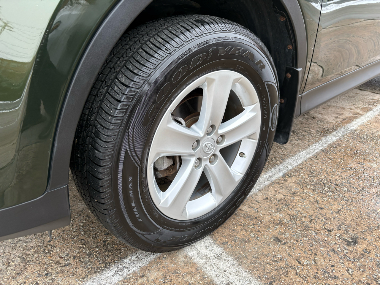 Toyota RAV4 XLE AWD 2013