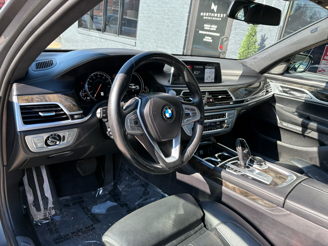 BMW 7-Series 750i 2018
