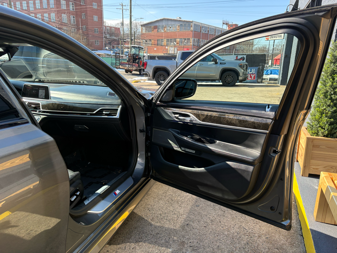 BMW 7-Series 750i 2018