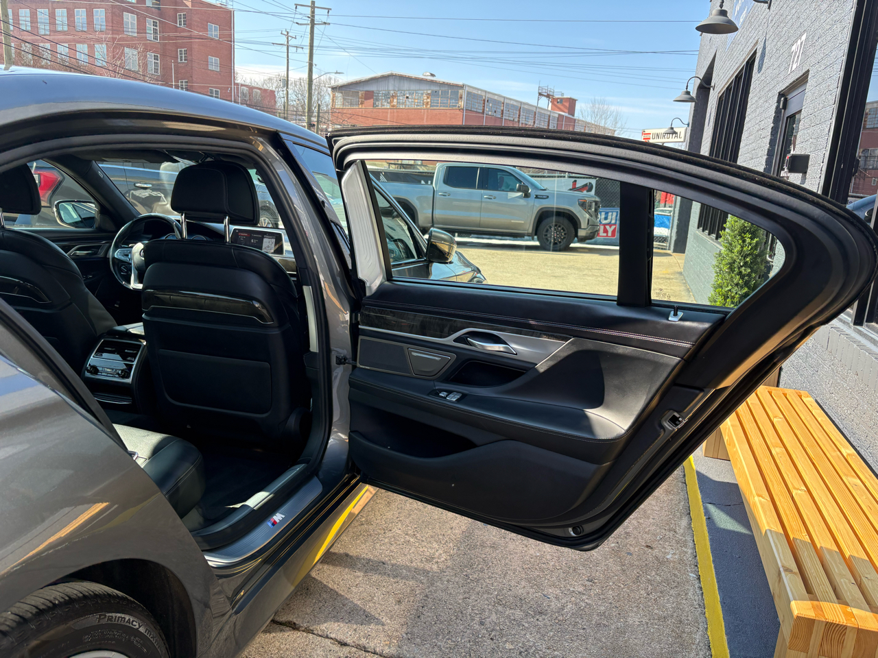 BMW 7-Series 750i 2018