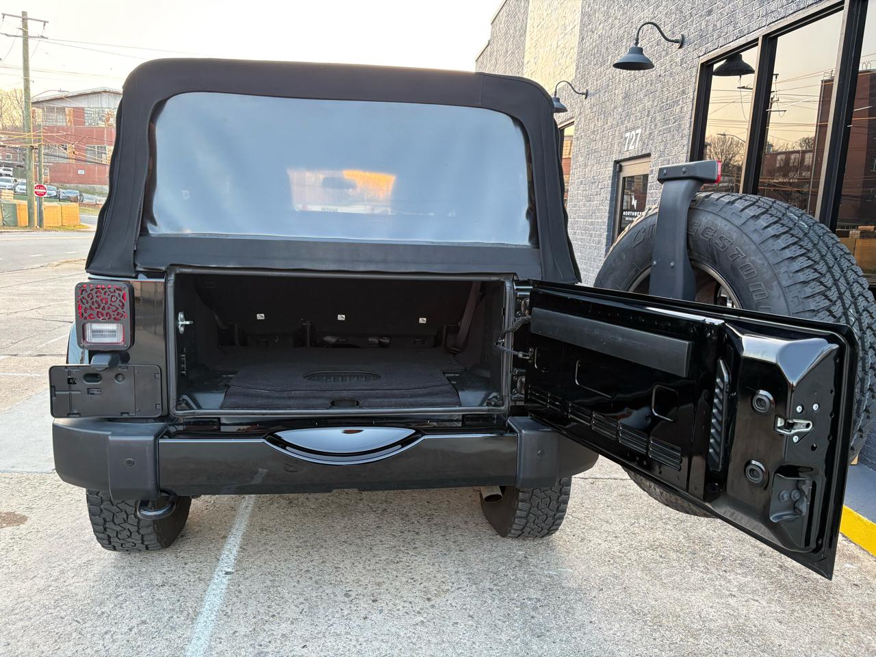 Jeep Wrangler JK Unlimited Sahara 4WD 2018