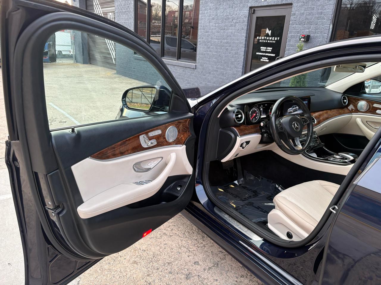 Mercedes-Benz E-Class E300 Luxury 4MATIC Sedan 2017