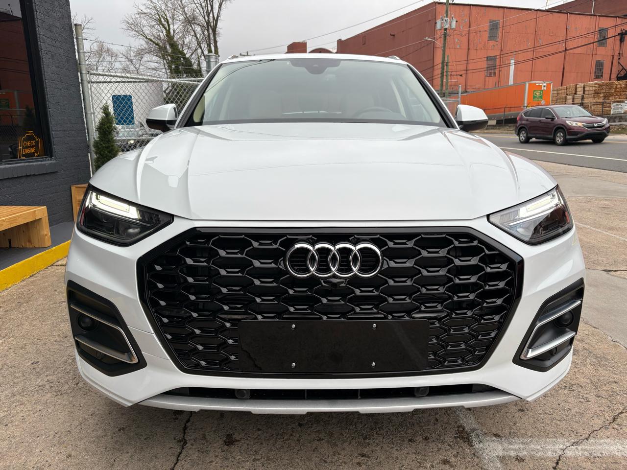 Audi Q5 2.0T Premium quattro 2024