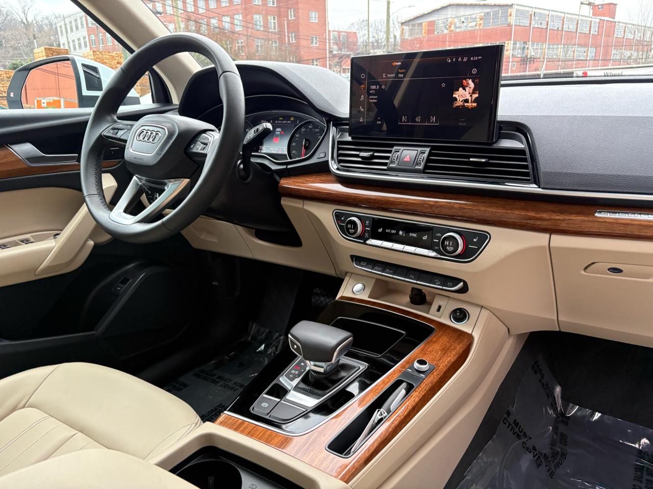 Audi Q5 2.0T Premium quattro 2024