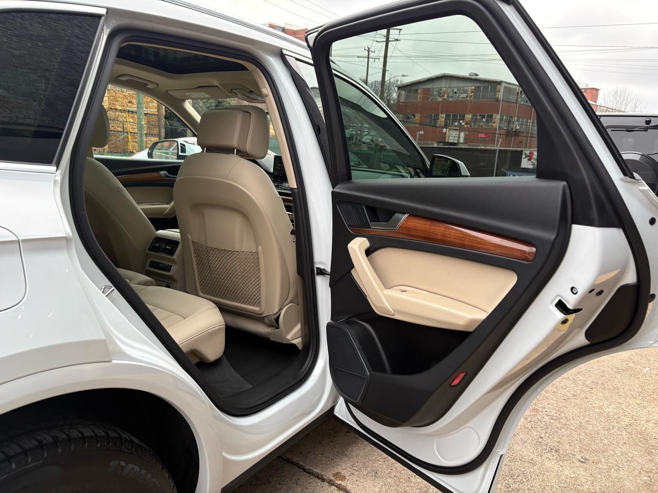 Audi Q5 2.0T Premium quattro 2024