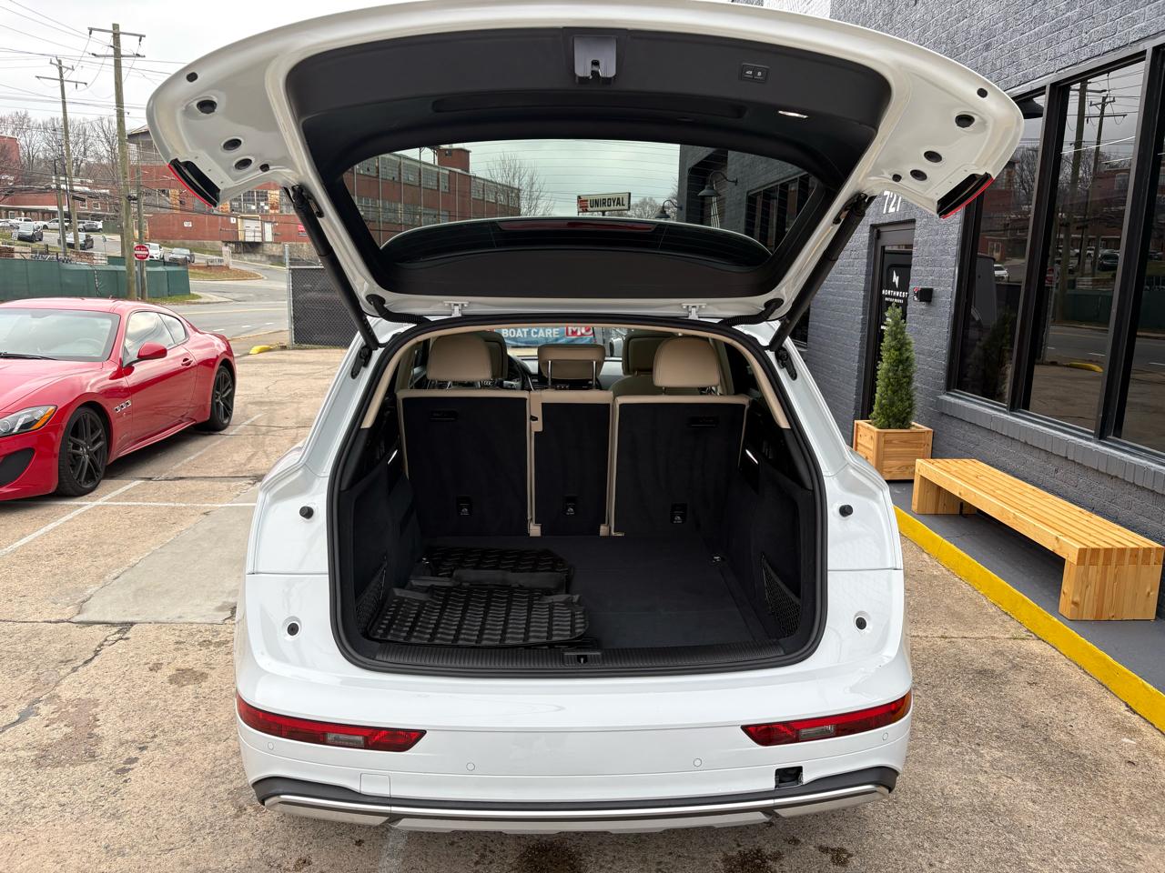 Audi Q5 2.0T Premium quattro 2024