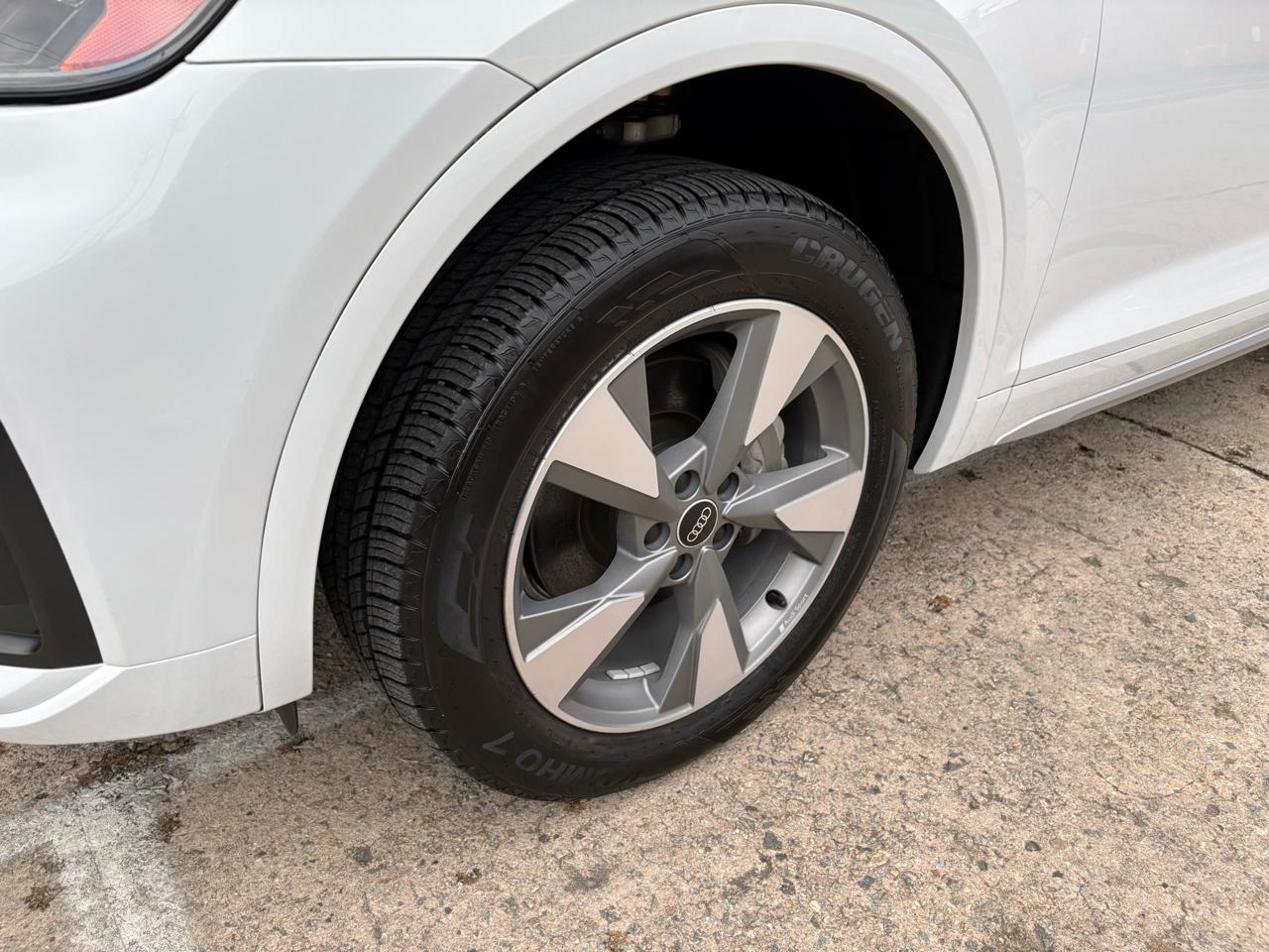 Audi Q5 2.0T Premium quattro 2024