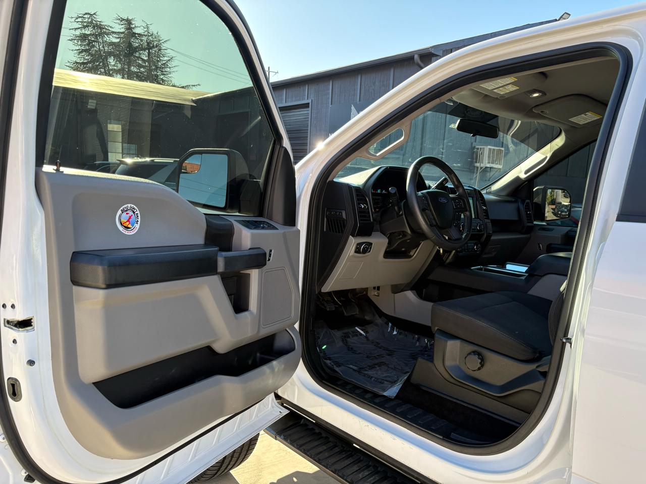 Ford F-150 4WD SuperCab 145" XL 2017